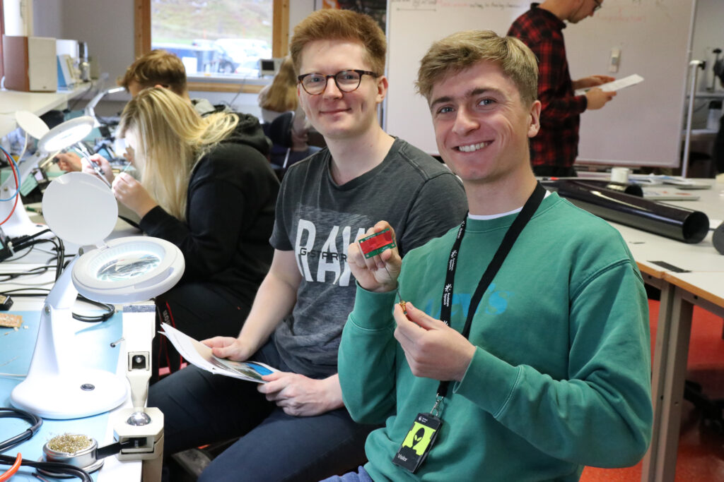 Students participation in the "Fly a Rocket!" programme